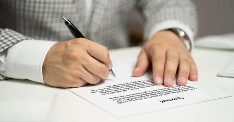 Les erreurs qui coûtent cher lors de la signature du compromis